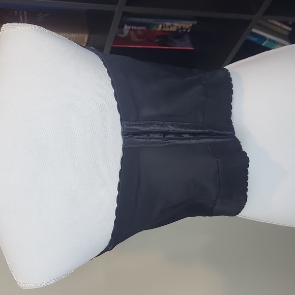 GODDESS Black Lace Underwire Structured Bustier Bra with Detachable Straps - 38C - Picture 4 of 14